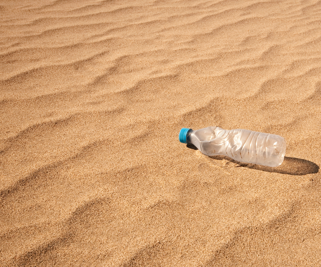 Positief Planeetnieuws - Happy Plastic in de woestijn